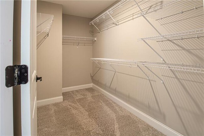 Building Photo - 7950 Welch Mill