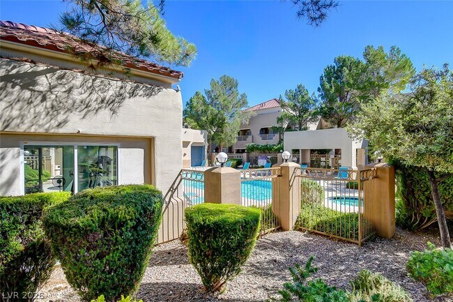 Building Photo - 1900 Villa Palms Ct