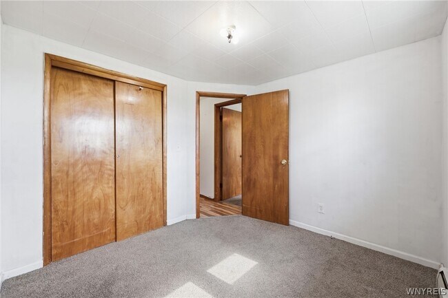 Building Photo - 56 Awood Pl