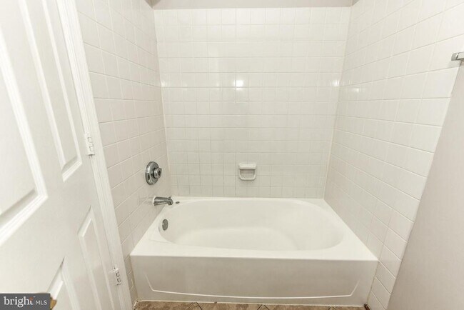 Building Photo - 6018 Callaway Ct