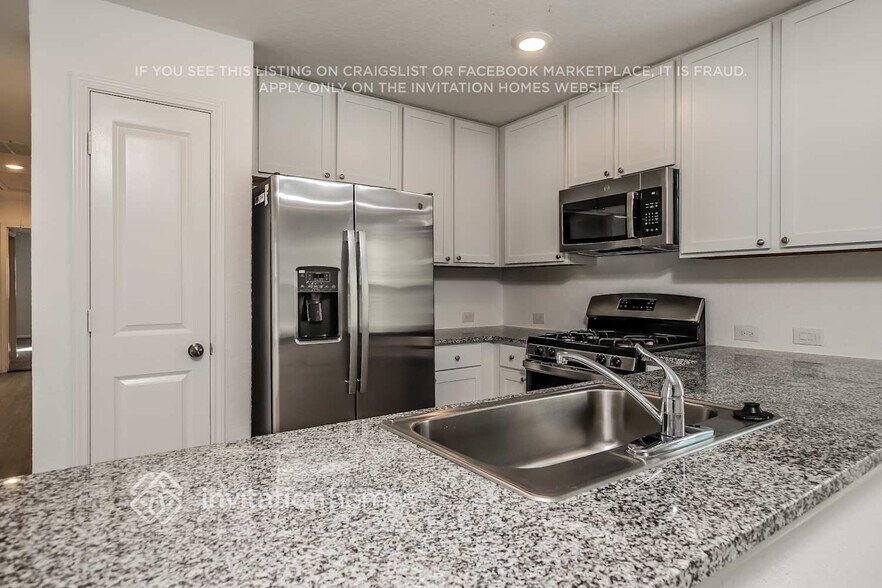 Building Photo - 8272 Piedra Medina