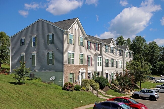 Building Photo - Pet-Friendly Townhome Minutes From NGIC, C...