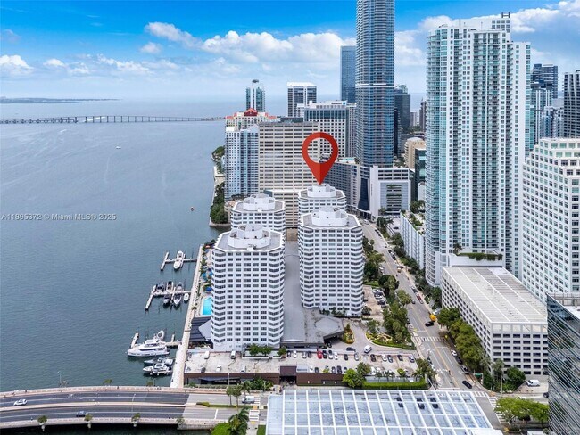 Building Photo - 999 Brickell Bay Dr