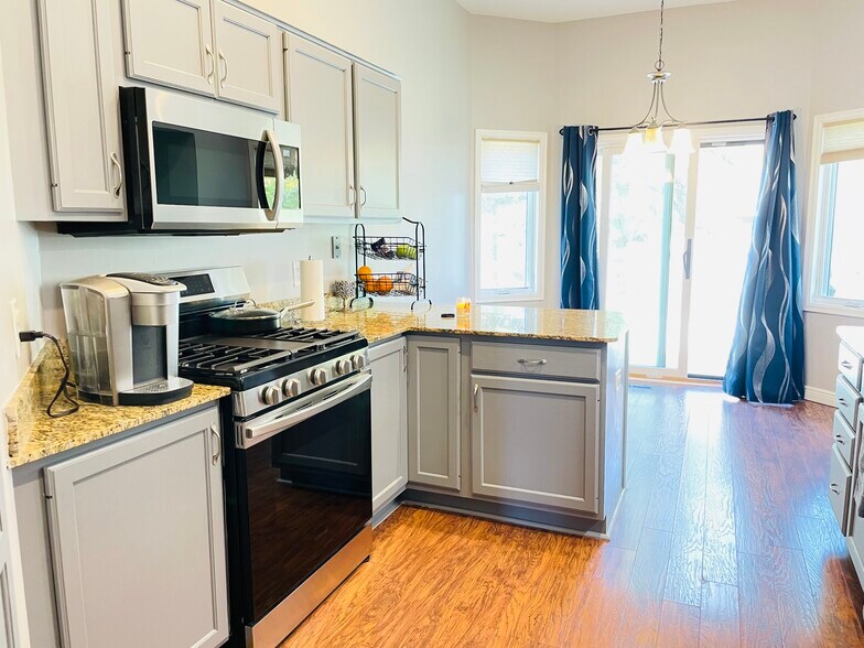 Kitchen - 16133 Logarto Ln