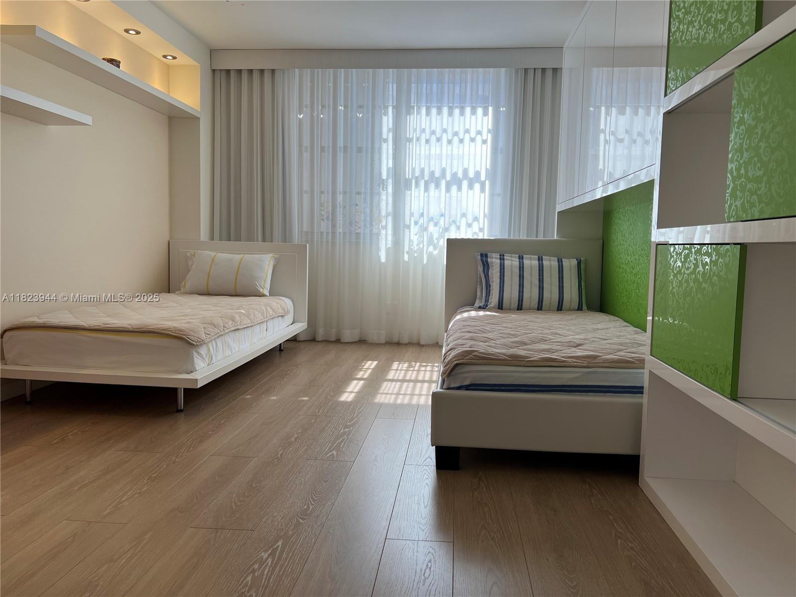 Building Photo - 251 174th St