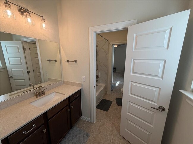 Building Photo - 228 Regatta Trl