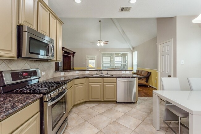 Building Photo - 3430 Lilac Ranch Dr