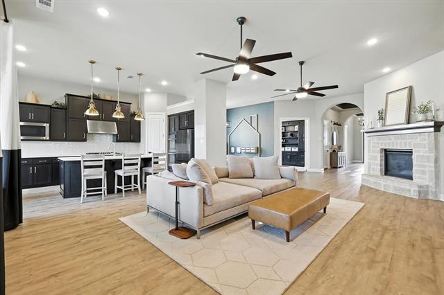 Building Photo - 710 Agave Dr