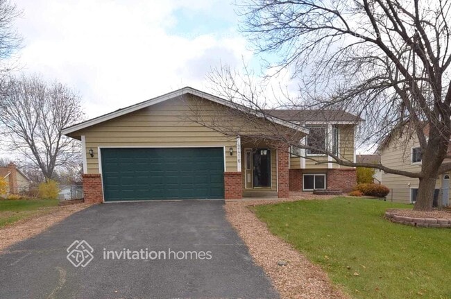 Building Photo - 2416 Crestmount Ln