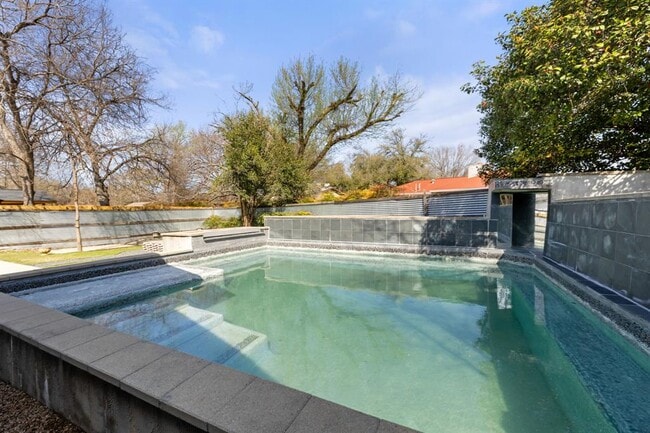 Building Photo - 3104 Candlelight Ct