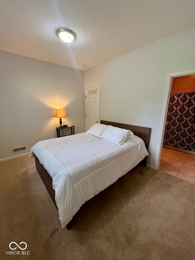 Building Photo - 9459 N State Rd 267