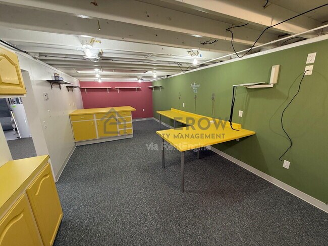 Building Photo - 2540 Ancient Dr SW