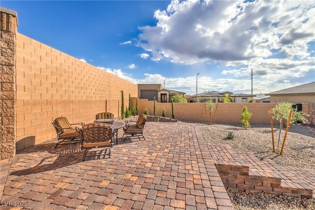 Building Photo - 6093 Avery Pointe St