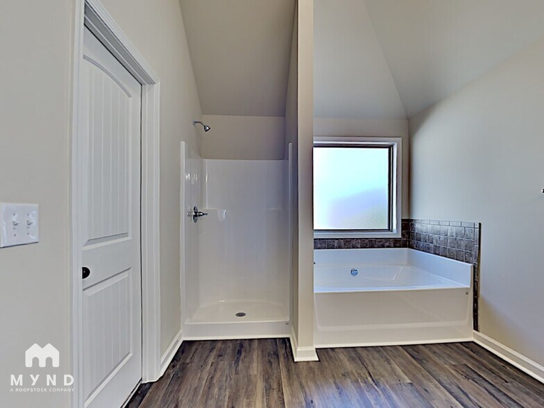 Building Photo - 9028 Holder Rd