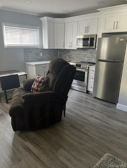 Building Photo - 67 Unqua Rd