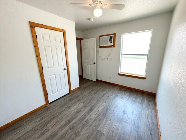 Primary Photo - 403 Free Timber Ln