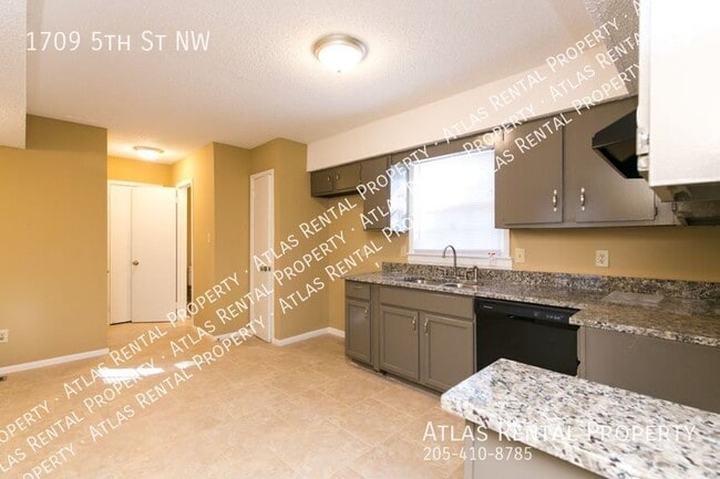 Building Photo - 1709 5th St NW