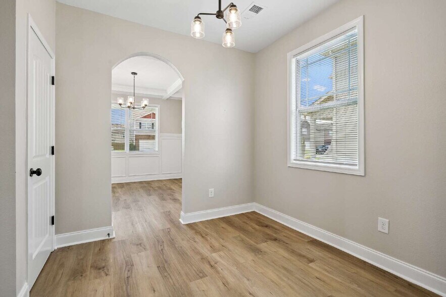 Building Photo - 1240 Winterset Dr