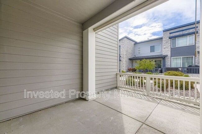 Building Photo - 7488 W Pacific Ln