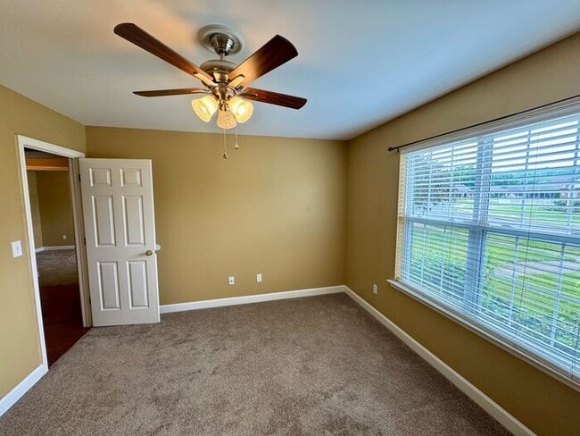 Building Photo - Hampton Cove home with EV Plug