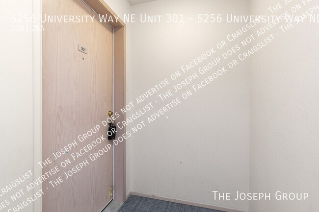 Building Photo - 5256 University Wy NE