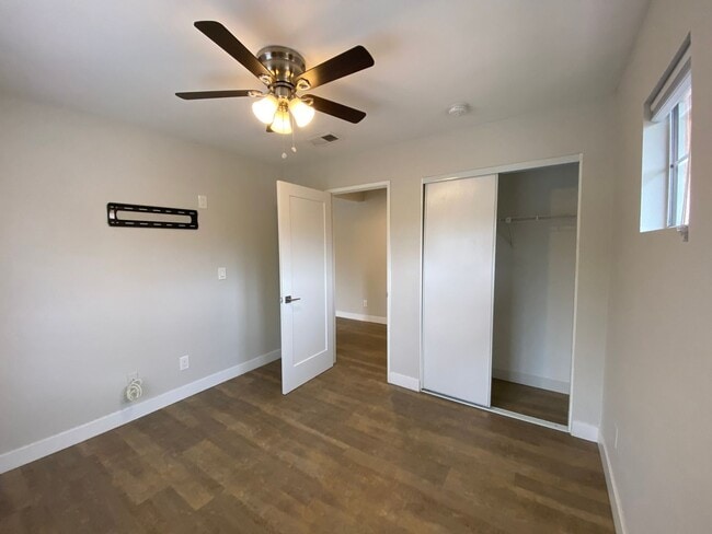 Building Photo - Beautifully Renovated Condo in Rancho Bernardo!