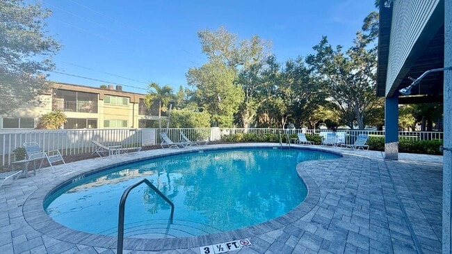 Building Photo - 9479 Tara Cay Ct