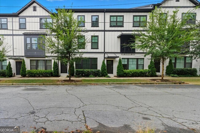 Building Photo - 2030 Main St NW