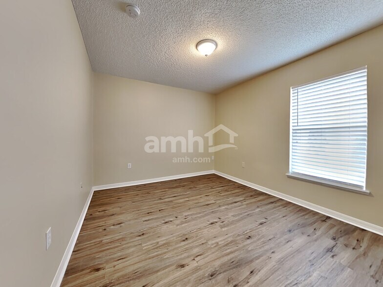 Building Photo - 12285 Hickory Forest Rd