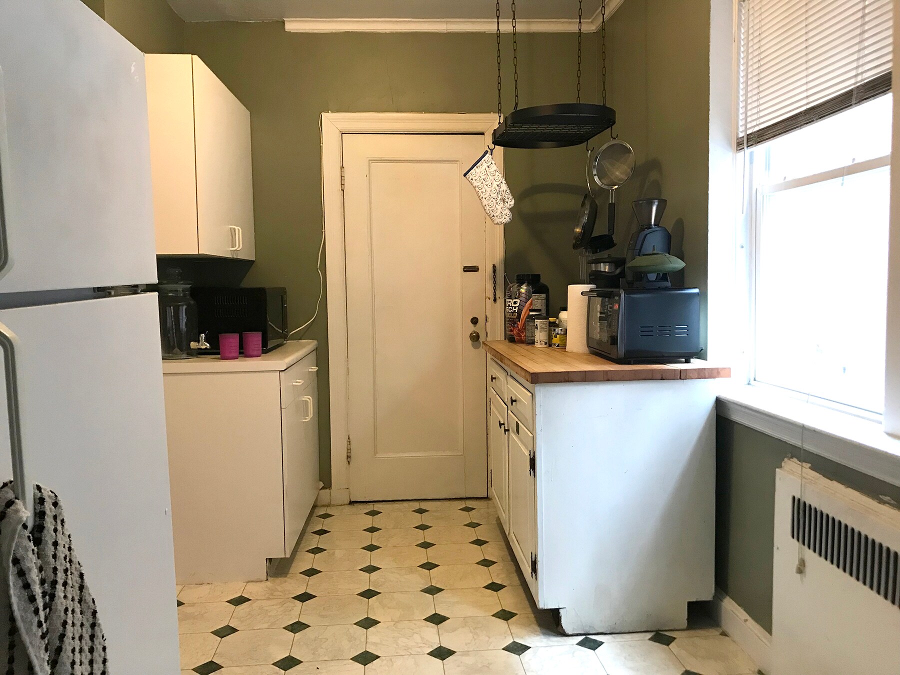 Building Photo - 22 Fairbanks St