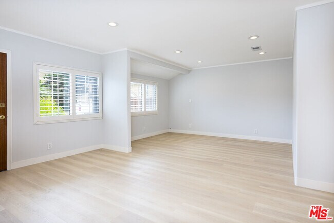 Building Photo - 14843 Morrison St