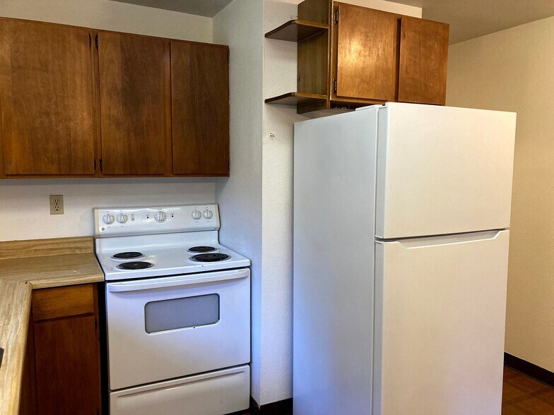 Building Photo - 6021 NW 60th Ave