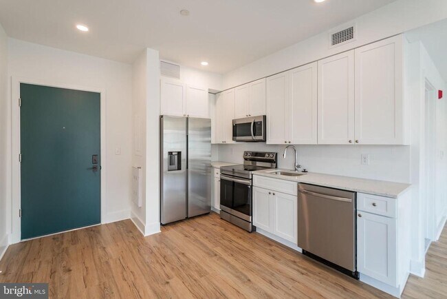 Building Photo - 2101 Washington Ave