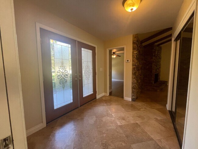 Building Photo - Equestrian Property & Country Living in the Heart of Folsom