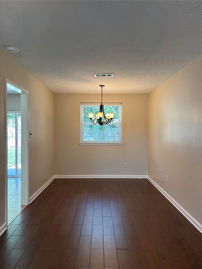 Building Photo - 409 Bellmar Ln