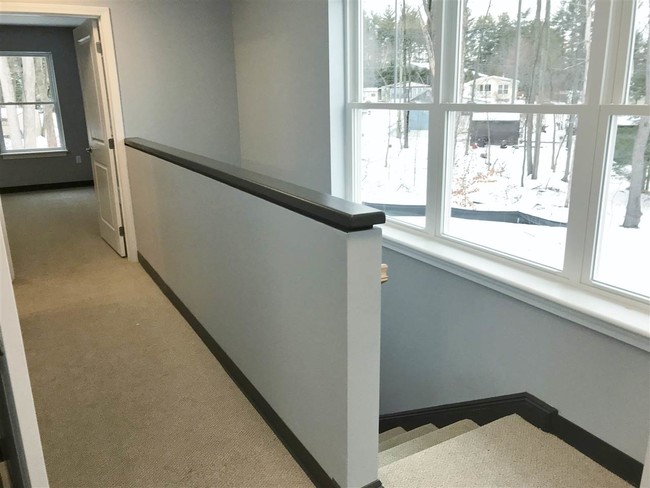 Building Photo - 37 E Ridge Dr