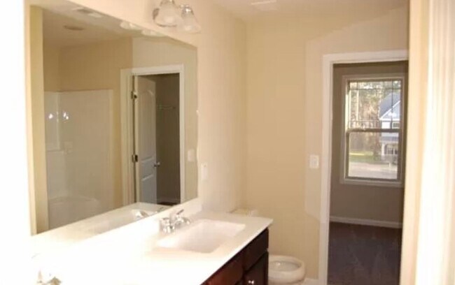 Building Photo - 4-Bedroom Home with Bonus Room in Hidden Lake