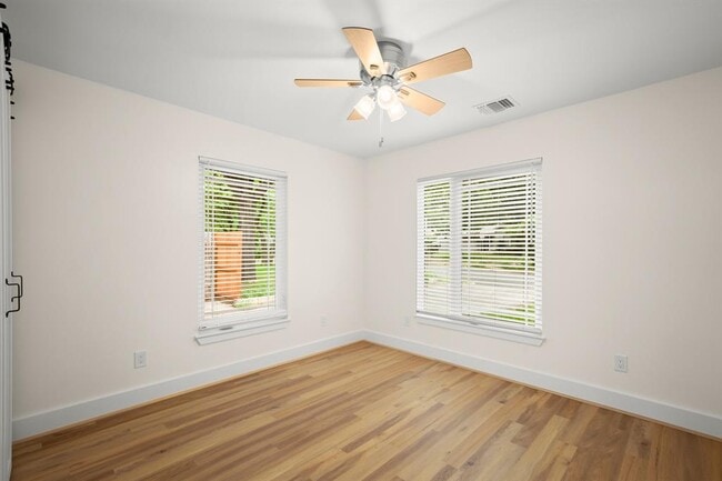 Building Photo - 3808 Tonkawa Trail