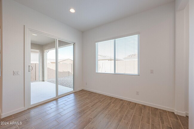 Building Photo - 7606 W Jackrabbit Ln