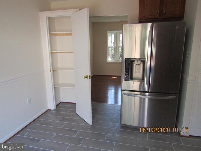 Building Photo - 4158 Hamlin Ct