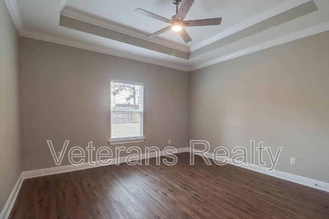 Building Photo - 833 Vee St