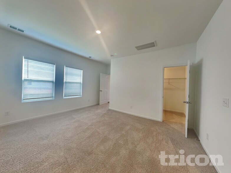 Building Photo - 177 Crabourne Dr