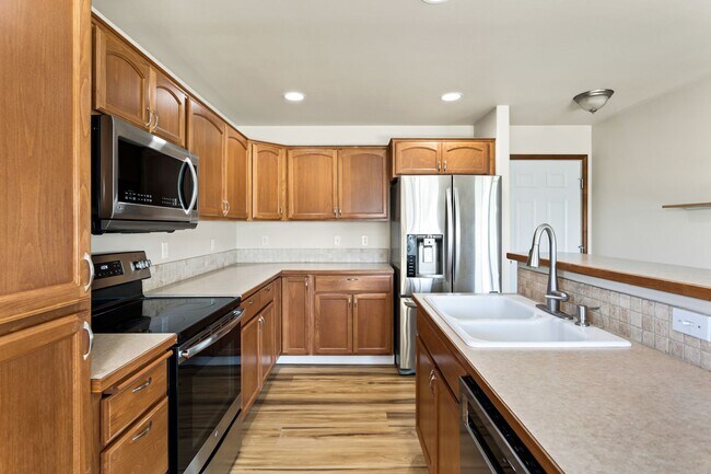 Building Photo - Non-Refundable & Security Deposit Total: $2600.00