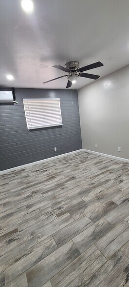 Bedroom - 2332 N Catalina Ave