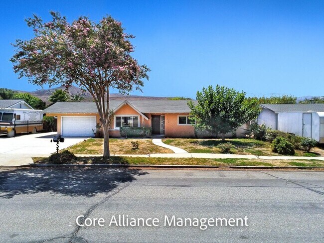 Building Photo - 3520 Hearst Dr
