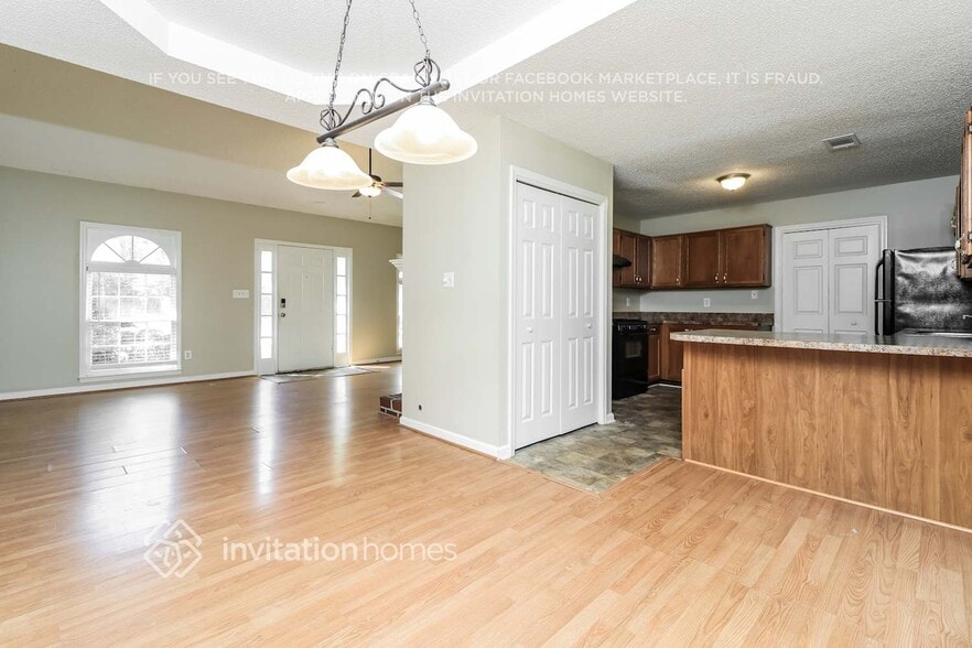 Building Photo - 4116 Meadowlark Ct