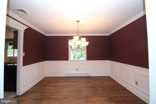 Building Photo - 336 Cowpath Rd