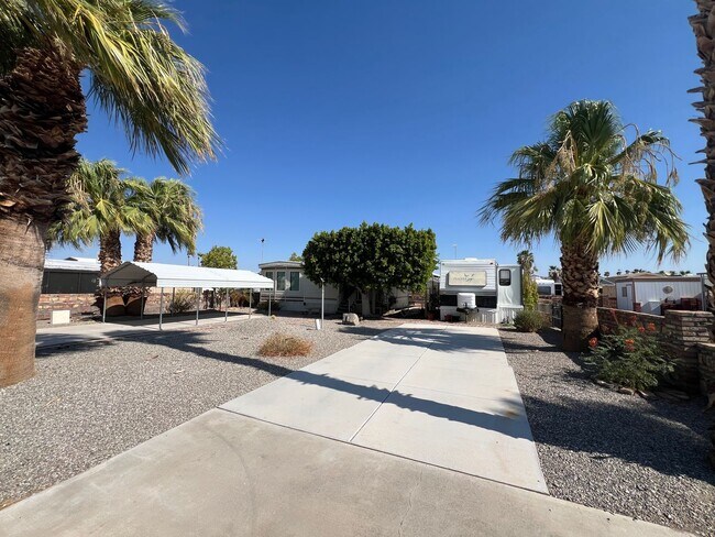 Building Photo - SHORT TERM FOOTHILLS RETREAT!