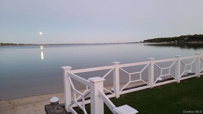 Building Photo - 62 Canoe Place Rd