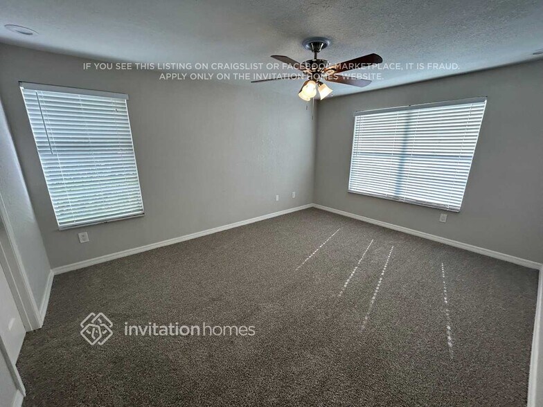 Building Photo - 548 Oak Creek Dr